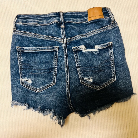 Women’s shorts size 4 - Picture 2 of 4